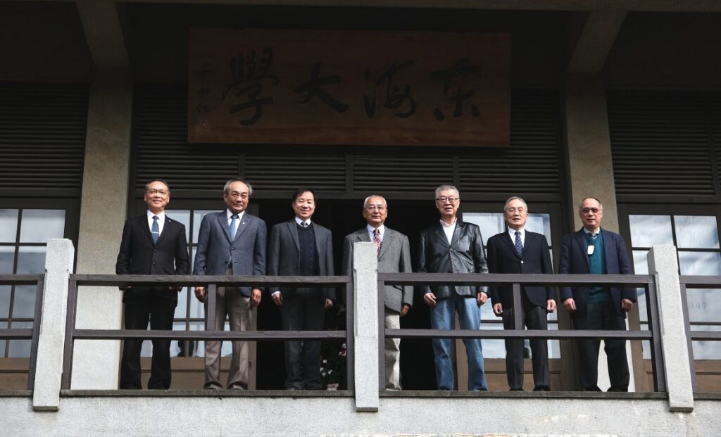 第一屆人文企業獎評審團