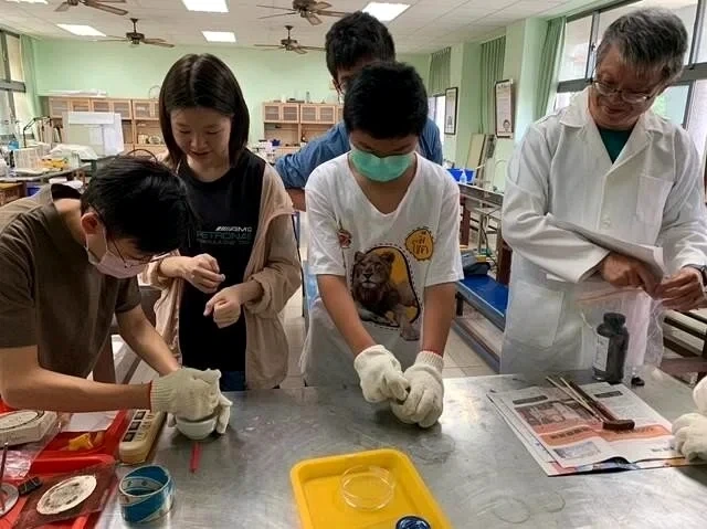 基金會推動偏鄉小型學校科展補助計畫，讓孩子跨越資源限制，自信站上科展舞台。 圖／新代教育基金會提供