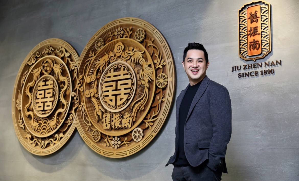 舊振南翻轉產業想像 從「賣餅人」變成「說文化的人」