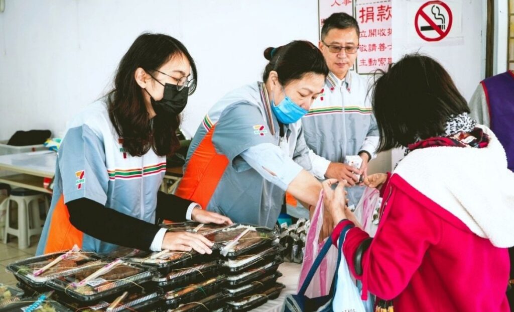 統一超商首創愛心便當認捐